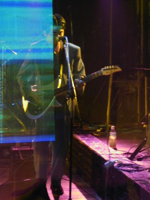 kiz(Vocal, Guitar)